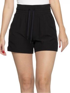 Spanx•On the Move Shorts•Size XS•NWT